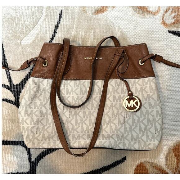 Michael Kors Signature Pebble‎ Leather Shoulder Tote Bag, Off White/Tan - Picture 1 of 5